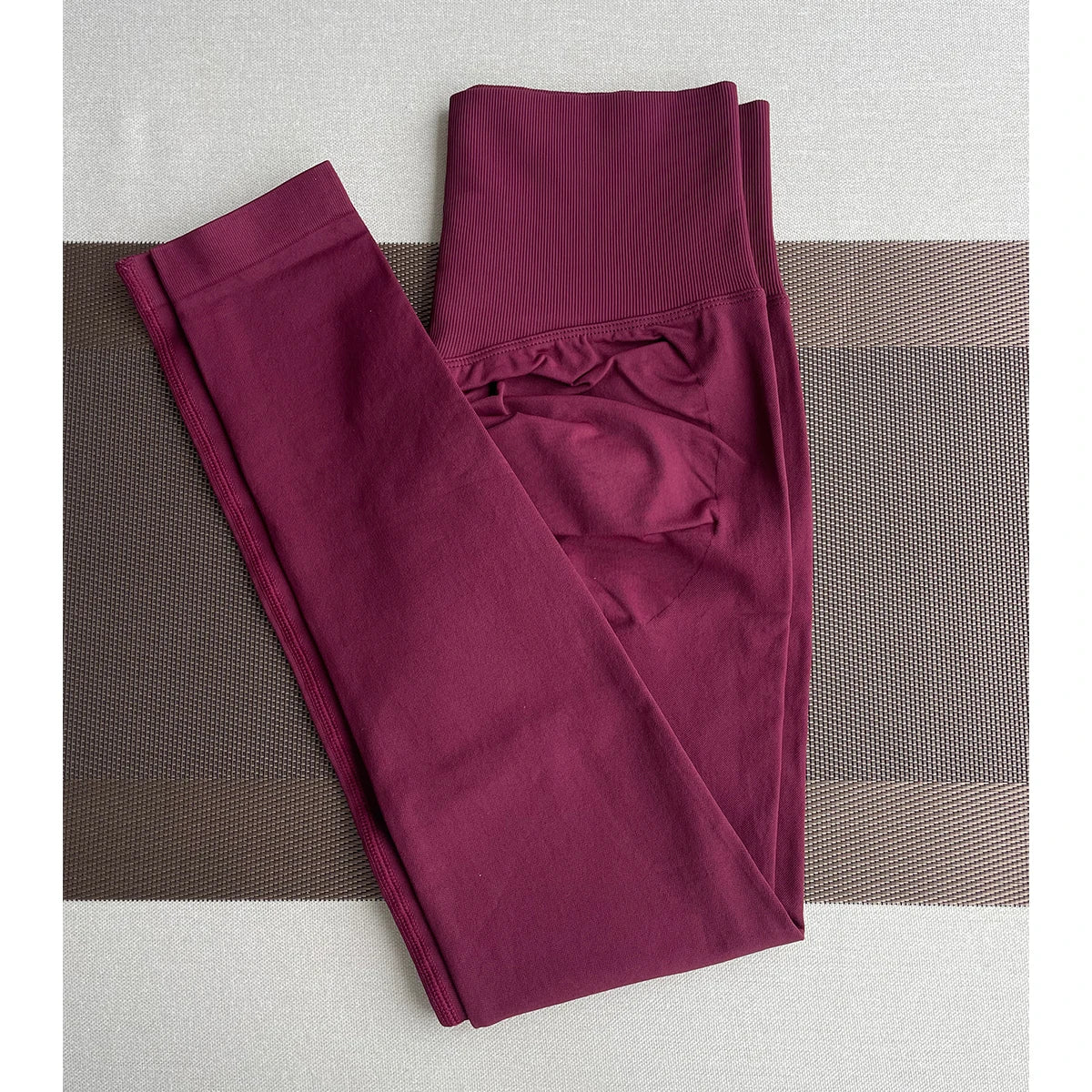 High Waist Yoga Leggings – Seamless & Butt-Lifting